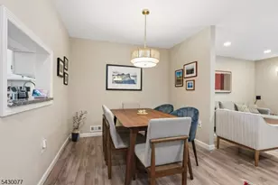 8 Lindsey Ct, Franklin Township, NJ 08823 - Photo 7