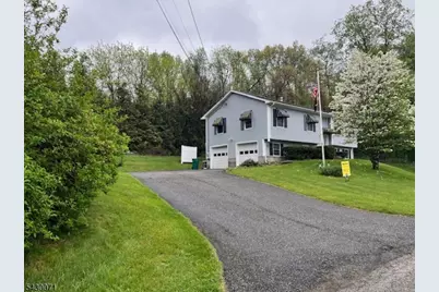 33 Circle Dr, Hamburg, NJ 07419 - Photo 1