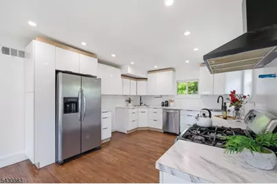 64 Longfellow Dr, Woodbridge Township, NJ 07067 - Photo 9