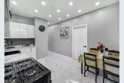 39 Brookdale Ave, Newark, NJ 07106 - Photo 3