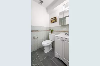 148 N Munn Ave, East Orange, NJ 07017 - Photo 23