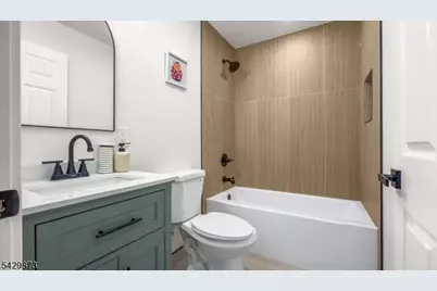 148 N Munn Ave, East Orange, NJ 07017 - Photo 7