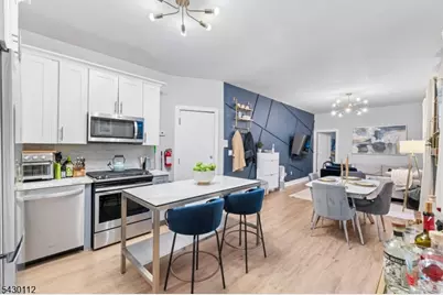 100 Manhattan Ave #2L, Jersey City, NJ 07307 - Photo 3