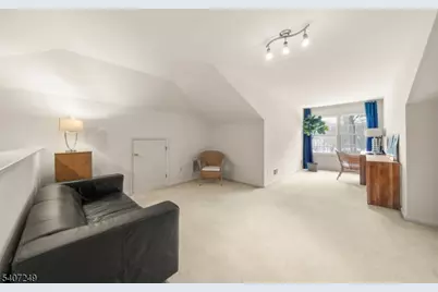 48 Bovensiepen Ct, Roseland, NJ 07068 - Photo 27