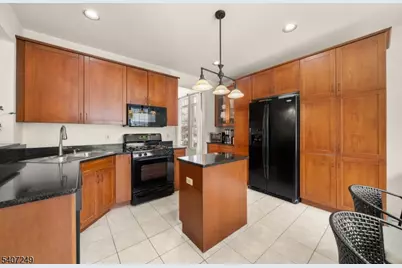 48 Bovensiepen Ct, Roseland, NJ 07068 - Photo 9
