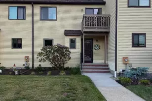 7 Lake Ct, Raritan Township, NJ 08822 - Photo 1