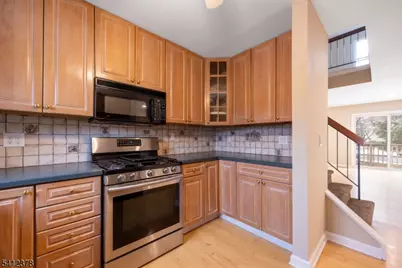 7 Lake Ct, Raritan Township, NJ 08822 - Photo 5
