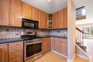 7 Lake Ct, Raritan Township, NJ 08822 - Photo 5