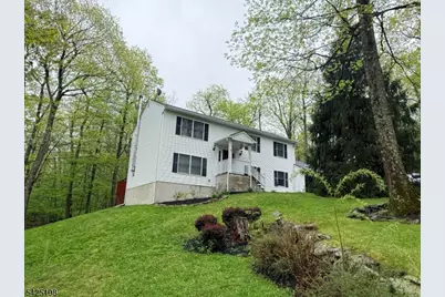 8 Cold Spring Dr, Vernon, NJ 07422 - Photo 1
