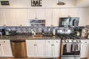 8 Kennedy Dr, Fairfield, NJ 07004 - Photo 11