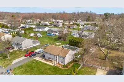 8 Kennedy Dr, Fairfield, NJ 07004 - Photo 25