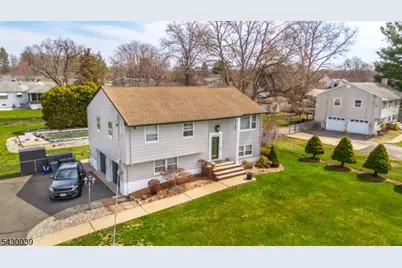 8 Kennedy Dr, Fairfield, NJ 07004 - Photo 23