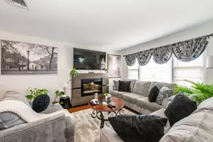 8 Kennedy Dr, Fairfield, NJ 07004 - Photo 3