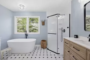 11 Victoria Crossing Rd, Knowlton Township, NJ 07832 - Photo 5