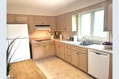 156 Goltra Dr, Bernards Township, NJ 07920 - Photo 5