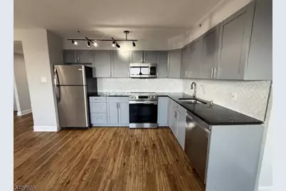 60 Parkway Dr E Unit #9B, East Orange, NJ 07017 - Photo 5