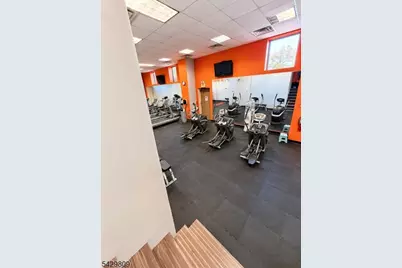 60 Parkway Dr Unit #9B, East Orange, NJ 07017 - Photo 13