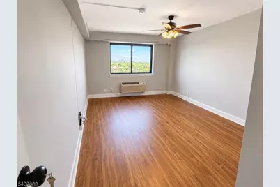 60 Parkway Dr Unit #9B, East Orange, NJ 07017 - Photo 7