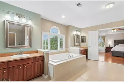 384 Bennetts Ln, Franklin Township, NJ 08873 - Photo 19