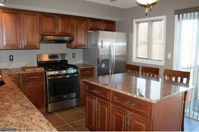 8 Leary Ave Unit G, Bloomingdale, NJ 07403 - Photo 3