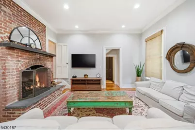 21 Franklin Pl, Morristown, NJ 07960 - Photo 17