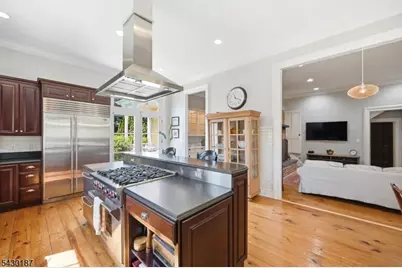 21 Franklin Pl, Morristown, NJ 07960 - Photo 13