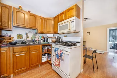223 Martin Luther King Jr Dr, Jersey City, NJ 07305 - Photo 33