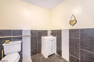 223 Martin Luther King Jr Dr, Jersey City, NJ 07305 - Photo 41