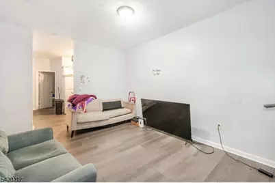 223 Martin Luther King Jr Dr, Jersey City, NJ 07305 - Photo 23