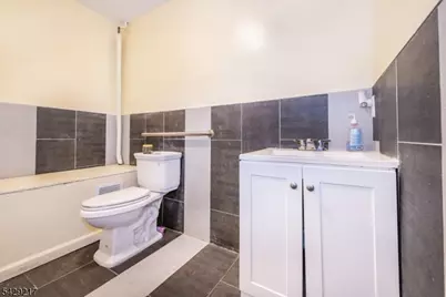 223 Martin Luther King Jr Dr, Jersey City, NJ 07305 - Photo 39