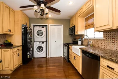 8 Donna Dr, East Hanover Township, NJ 07936 - Photo 3
