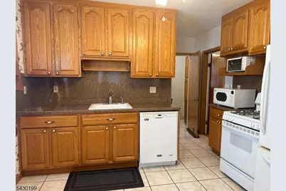 72 Baldwin Pl #2, Bloomfield, NJ 07003 - Photo 1