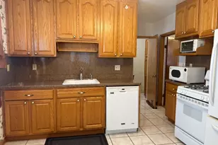 72 Baldwin Pl, Bloomfield, NJ 07003 - Photo 1