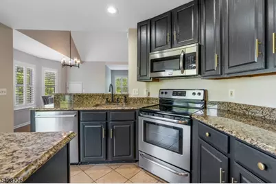 26 Heatherwood Lane, Bedminster Township, NJ 07921 - Photo 15