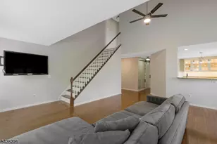 26 Heatherwood Ln, Bedminster Township, NJ 07921 - Photo 7