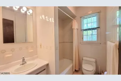 8 De Hart Rd, Parsippany, NJ 07054 - Photo 17