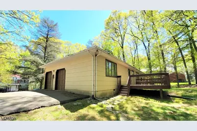 8 De Hart Rd, Parsippany, NJ 07054 - Photo 5