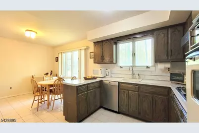 8 De Hart Rd, Parsippany, NJ 07054 - Photo 11