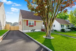 65 Hilltop Ct, Clifton, NJ 07012 - Photo 3