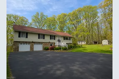 87 Buckhorn Dr, White Township, NJ 07823 - Photo 1