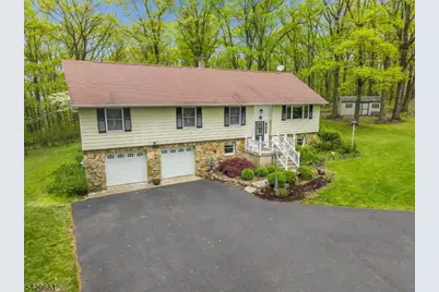 87 Buckhorn Dr, White Township, NJ 07823 - Photo 3