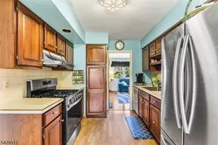 37 Manchester Way, Montville Township, NJ 07058 - Photo 17