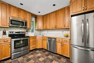 200 Pleasant Plains Rd, Long Hill Township, NJ 07980 - Photo 9
