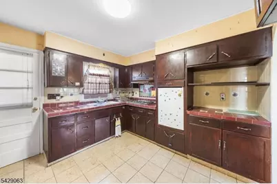 466 Delavan Ave, Newark, NJ 07107 - Photo 5