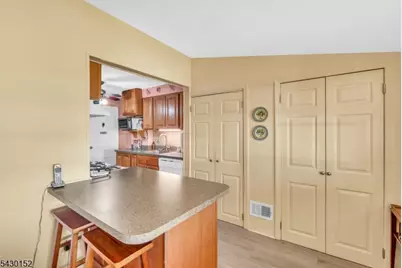 26 Park Ter, Cranford Township, NJ 07016 - Photo 9