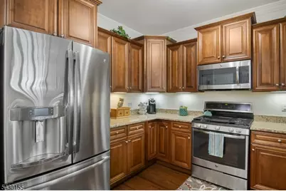 6102 Veterans Dr #102, Rockaway Township, NJ 07885 - Photo 7