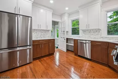 6 Hughes Pl, Summit, NJ 07901 - Photo 9