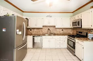 54 N 13th St, Hawthorne, NJ 07506 - Photo 17
