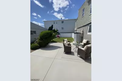 402 Cliff St, Fairview, NJ 07022 - Photo 9