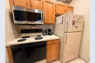 1302 Richmond Rd #302, West Milford, NJ 07480 - Photo 3